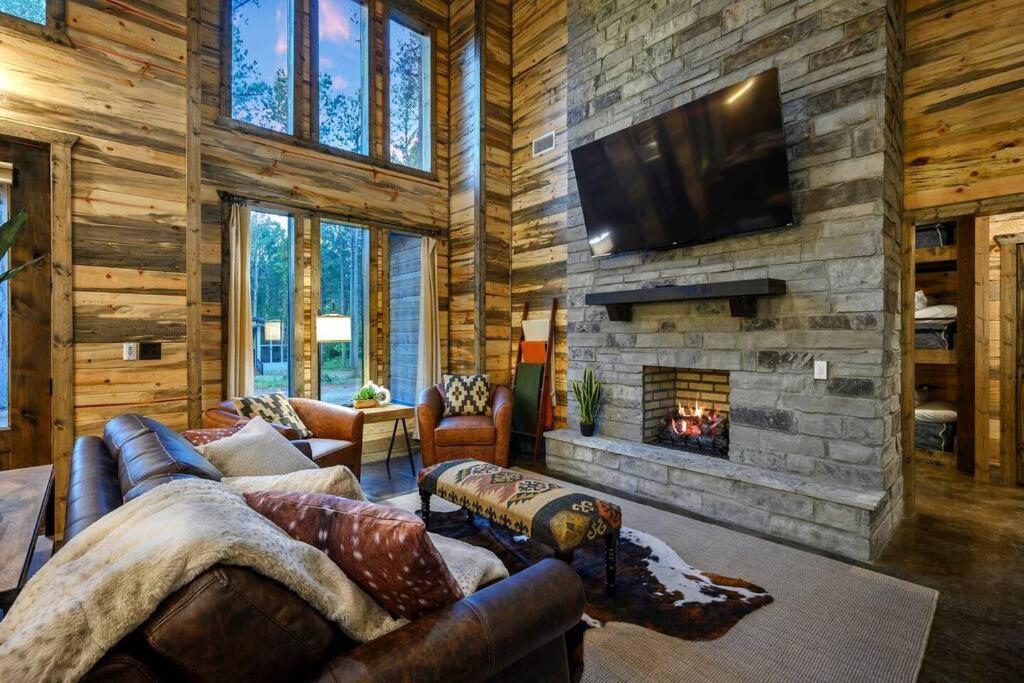 Ember Skye Cabin - 2 Bdr & Bunk Nook/2.5 Bath Broken Bow Bagian luar foto