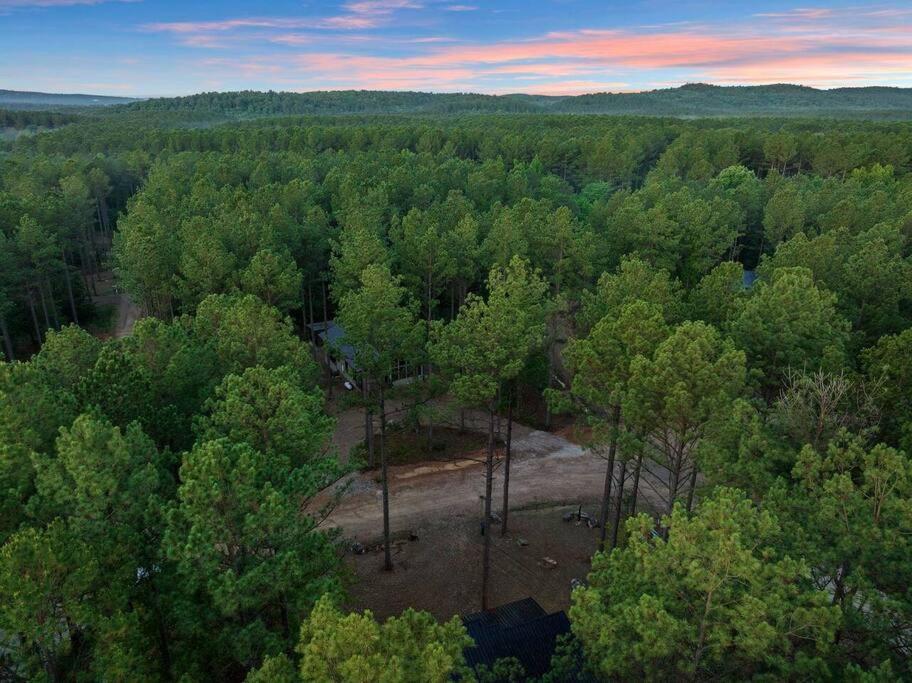 Ember Skye Cabin - 2 Bdr & Bunk Nook/2.5 Bath Broken Bow Bagian luar foto