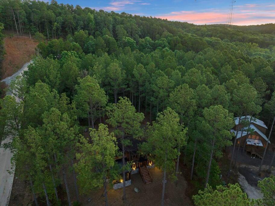 Ember Skye Cabin - 2 Bdr & Bunk Nook/2.5 Bath Broken Bow Bagian luar foto